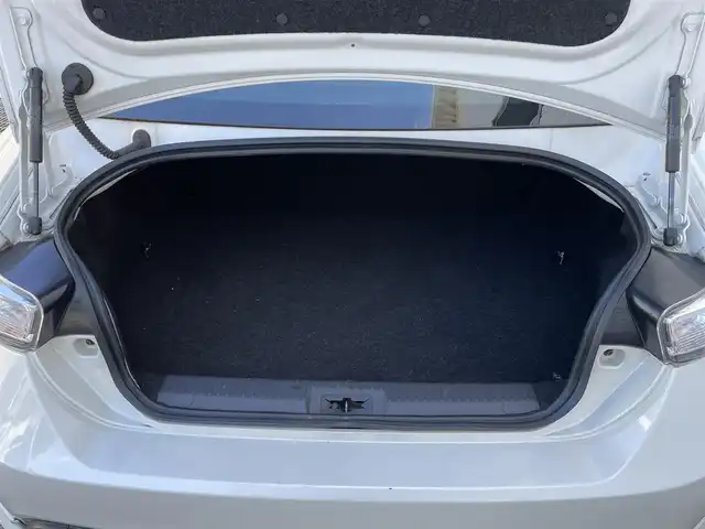 トヨタ ８６ GT リミテッド 東京都 2013(平25)年 7.5万km サテンホワイトパール 純正7型ワイドHDDナビ＆フルセグ/・BluetoothAudio/・CD/SD/DVD/AM/FM/ハーフレザーシート/・前席シートヒーター/LEDクリアランスソナー付/・HIDヘッドライト/１７インチ社外AW/TEIN車高調/バックカメラ/フォグランプ/純正フロアマット/プッシュエンジンスタート/スマートキー/保証書＆取扱説明書