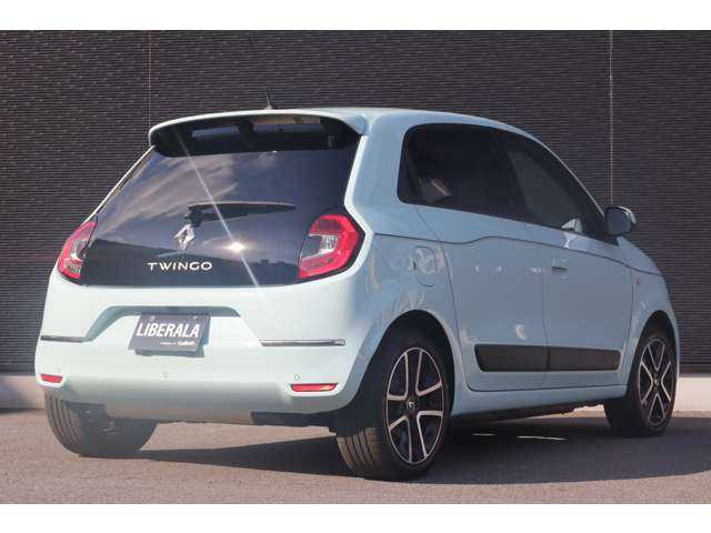 ルノー トゥインゴ インテンス 大分県 2021(令3)年 1.4万km ブルードラジェ 衝突軽減ブレーキ/クルーズコントロール/純正ディスプレイオーディオ/ＣａｒＰｌａｙ/社外テレビ/Bluetooth/バックカメラ/ハーフレザー/シートヒーター/キセノンヘッドライト/オートライト/純正１６インチＡＷ/ＥＴＣ/社外ドライブレコーダー前後（SN-TW84）
