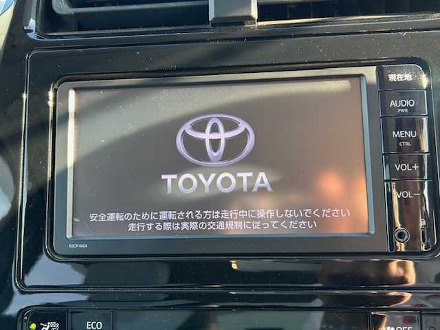 トヨタ プリウス S 茨城県 2016(平28)年 4.2万km スーパーホワイトⅡ 純正SDナビ/【AM/FM/TV/BT】/トヨタセーフティセンス/バックモニター/クルーズコントロール/LEDヘッドライト/オートライト/純正15インチアルミホイール/純正フロアマット/AAC/ビルトインETC/横滑り防止装置/カーテンエアバック/スマートキー/100V充電