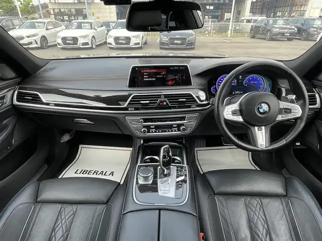 ＢＭＷ ７４０ｉ Mスポーツ 滋賀県 2019(平31)年 4.2万km 黒 サンルーフ /黒革/・全席シートヒーター /・全席ベンチレーション/・シートマッサージ/後席モニター/純正ナビ（CD/DVD/DTV/BT）/harman/kardonサウンド/360°カメラ/ヘッドアップディスプレイ/ACC/BSM/LKA/アンビエントライト/純正Laserlight/純正20インチAW