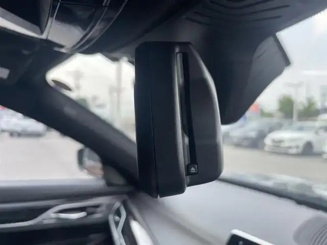 ＢＭＷ ７４０ｉ Mスポーツ 滋賀県 2019(平31)年 4.2万km 黒 サンルーフ /黒革/・全席シートヒーター /・全席ベンチレーション/・シートマッサージ/後席モニター/純正ナビ（CD/DVD/DTV/BT）/harman/kardonサウンド/360°カメラ/ヘッドアップディスプレイ/ACC/BSM/LKA/アンビエントライト/純正Laserlight/純正20インチAW