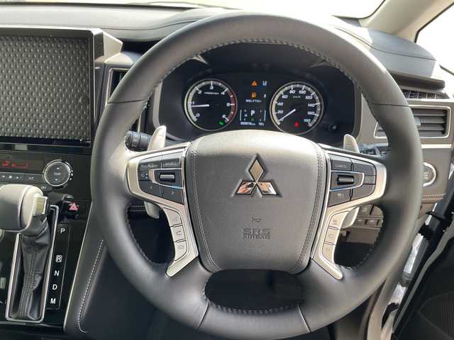 三菱 デリカＤ：５ シャモニー 愛知県 2025(令7)年 0.1千km 白 登録済未使用車/両側パワースライドドア/レーダークルーズコントロール/シートヒーター/バックカメラ/電動リアゲート/パワーシート/純正アルミホイール/ブラインドスポットモニター/LEDヘッドライト/パドルシフト/ステアリングヒーター/オートマチックハイビーム/衝突軽減システム/ステアリングスイッチ/スマートキー/プッシュスタート