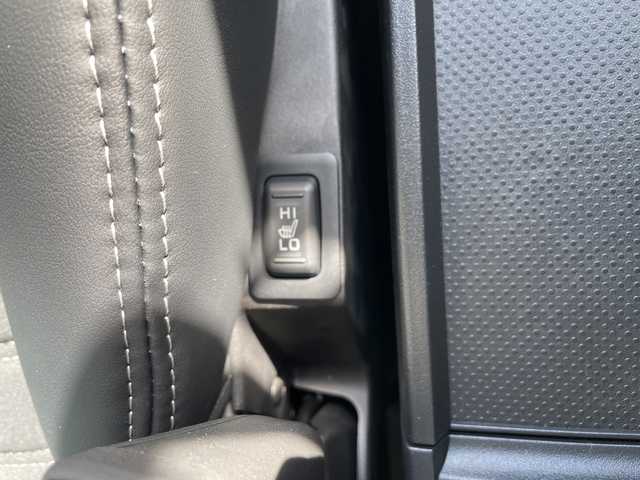 三菱 デリカＤ：５ シャモニー 愛知県 2025(令7)年 0.1千km 白 登録済未使用車/両側パワースライドドア/レーダークルーズコントロール/シートヒーター/バックカメラ/電動リアゲート/パワーシート/純正アルミホイール/ブラインドスポットモニター/LEDヘッドライト/パドルシフト/ステアリングヒーター/オートマチックハイビーム/衝突軽減システム/ステアリングスイッチ/スマートキー/プッシュスタート