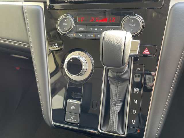 三菱 デリカＤ：５ シャモニー 愛知県 2025(令7)年 0.1千km 白 登録済未使用車/両側パワースライドドア/レーダークルーズコントロール/シートヒーター/バックカメラ/電動リアゲート/パワーシート/純正アルミホイール/ブラインドスポットモニター/LEDヘッドライト/パドルシフト/ステアリングヒーター/オートマチックハイビーム/衝突軽減システム/ステアリングスイッチ/スマートキー/プッシュスタート