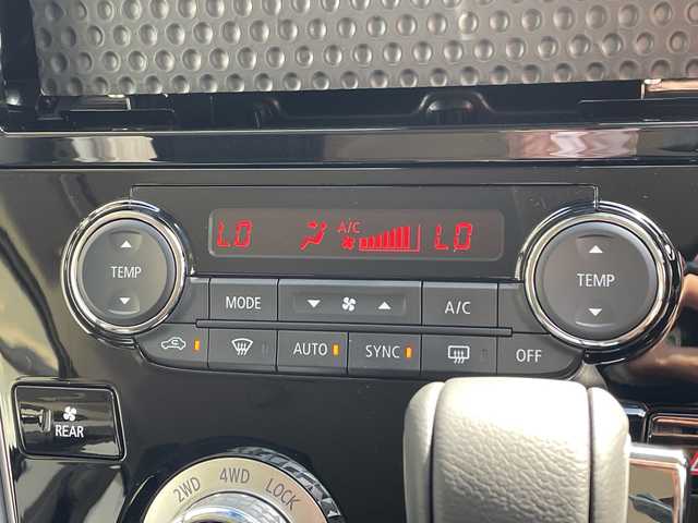 三菱 デリカＤ：５ シャモニー 愛知県 2025(令7)年 0.1千km 白 登録済未使用車/両側パワースライドドア/レーダークルーズコントロール/シートヒーター/バックカメラ/電動リアゲート/パワーシート/純正アルミホイール/ブラインドスポットモニター/LEDヘッドライト/パドルシフト/ステアリングヒーター/オートマチックハイビーム/衝突軽減システム/ステアリングスイッチ/スマートキー/プッシュスタート