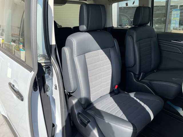 三菱 デリカＤ：５ シャモニー 愛知県 2025(令7)年 0.1千km 白 登録済未使用車/両側パワースライドドア/レーダークルーズコントロール/シートヒーター/バックカメラ/電動リアゲート/パワーシート/純正アルミホイール/ブラインドスポットモニター/LEDヘッドライト/パドルシフト/ステアリングヒーター/オートマチックハイビーム/衝突軽減システム/ステアリングスイッチ/スマートキー/プッシュスタート