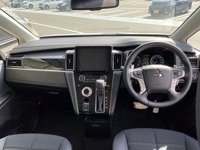 三菱 デリカＤ：５ シャモニー 愛知県 2025(令7)年 0.1千km 白 登録済未使用車/両側パワースライドドア/レーダークルーズコントロール/シートヒーター/バックカメラ/電動リアゲート/パワーシート/純正アルミホイール/ブラインドスポットモニター/LEDヘッドライト/パドルシフト/ステアリングヒーター/オートマチックハイビーム/衝突軽減システム/ステアリングスイッチ/スマートキー/プッシュスタート