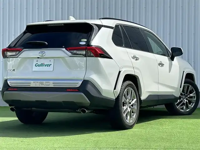 トヨタ ＲＡＶ４ G Zパッケージ 香川県 2019(令1)年 2.4万km ホワイトパールクリスタルシャイン 登録時走行距離：23322km/ALPINE9インチナビ/→ＣＤ／ＤＶＤ/→フルセグTV/→Bluetooth/サンルーフ/４WD/デジタルインナーミラー/バックカメラ/レザーシート/シートヒーター/革巻きステアリング/ステアリングリモコン/レーダークルーズコントロール/レーンキープアシスト/ブラインドスポットモニター/ダウンヒルアシストコントロール/LEDヘッドライト/ALPINEドラレコ前後/ETC/パワーバックドア/純正19インチアルミホイール/プッシュスタート/純正フロアマット/電動格納ウィンカーミラー