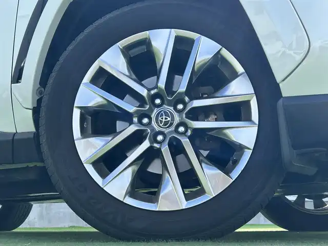 トヨタ ＲＡＶ４ G Zパッケージ 香川県 2019(令1)年 2.4万km ホワイトパールクリスタルシャイン 登録時走行距離：23322km/ALPINE9インチナビ/→ＣＤ／ＤＶＤ/→フルセグTV/→Bluetooth/サンルーフ/４WD/デジタルインナーミラー/バックカメラ/レザーシート/シートヒーター/革巻きステアリング/ステアリングリモコン/レーダークルーズコントロール/レーンキープアシスト/ブラインドスポットモニター/ダウンヒルアシストコントロール/LEDヘッドライト/ALPINEドラレコ前後/ETC/パワーバックドア/純正19インチアルミホイール/プッシュスタート/純正フロアマット/電動格納ウィンカーミラー