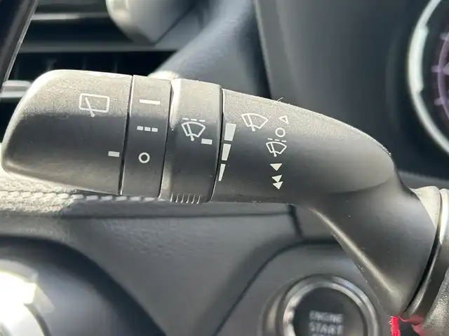 トヨタ ＲＡＶ４ G Zパッケージ 香川県 2019(令1)年 2.4万km ホワイトパールクリスタルシャイン 登録時走行距離：23322km/ALPINE9インチナビ/→ＣＤ／ＤＶＤ/→フルセグTV/→Bluetooth/サンルーフ/４WD/デジタルインナーミラー/バックカメラ/レザーシート/シートヒーター/革巻きステアリング/ステアリングリモコン/レーダークルーズコントロール/レーンキープアシスト/ブラインドスポットモニター/ダウンヒルアシストコントロール/LEDヘッドライト/ALPINEドラレコ前後/ETC/パワーバックドア/純正19インチアルミホイール/プッシュスタート/純正フロアマット/電動格納ウィンカーミラー