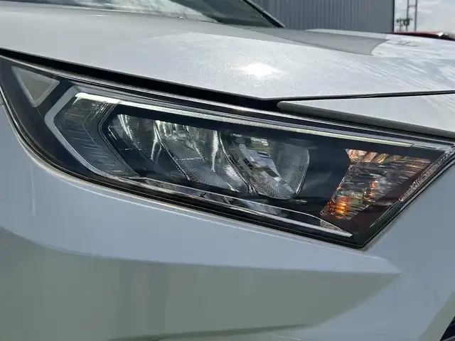 トヨタ ＲＡＶ４ G Zパッケージ 香川県 2019(令1)年 2.4万km ホワイトパールクリスタルシャイン 登録時走行距離：23322km/ALPINE9インチナビ/→ＣＤ／ＤＶＤ/→フルセグTV/→Bluetooth/サンルーフ/４WD/デジタルインナーミラー/バックカメラ/レザーシート/シートヒーター/革巻きステアリング/ステアリングリモコン/レーダークルーズコントロール/レーンキープアシスト/ブラインドスポットモニター/ダウンヒルアシストコントロール/LEDヘッドライト/ALPINEドラレコ前後/ETC/パワーバックドア/純正19インチアルミホイール/プッシュスタート/純正フロアマット/電動格納ウィンカーミラー