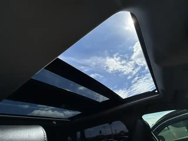 トヨタ ＲＡＶ４ G Zパッケージ 香川県 2019(令1)年 2.4万km ホワイトパールクリスタルシャイン 登録時走行距離：23322km/ALPINE9インチナビ/→ＣＤ／ＤＶＤ/→フルセグTV/→Bluetooth/サンルーフ/４WD/デジタルインナーミラー/バックカメラ/レザーシート/シートヒーター/革巻きステアリング/ステアリングリモコン/レーダークルーズコントロール/レーンキープアシスト/ブラインドスポットモニター/ダウンヒルアシストコントロール/LEDヘッドライト/ALPINEドラレコ前後/ETC/パワーバックドア/純正19インチアルミホイール/プッシュスタート/純正フロアマット/電動格納ウィンカーミラー