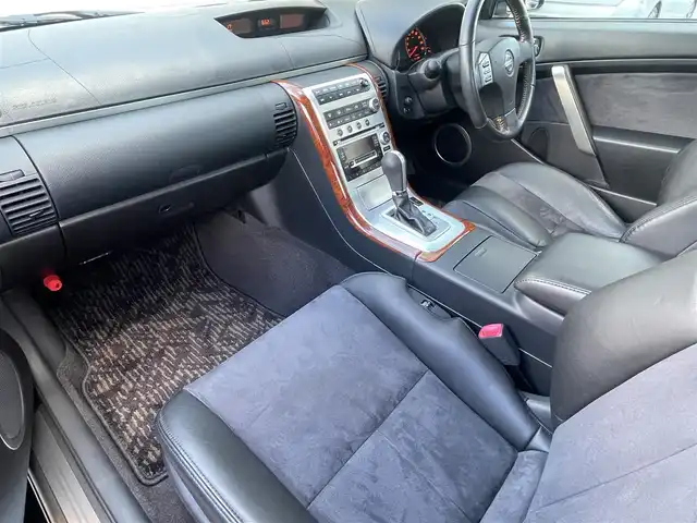 日産 スカイライン 350GT 福岡県 2005(平17)年 0.8万km スーパーブラック ワンオーナー/サンルーフ/フジツボマフラー/車高調/・インパルサスペンション/オートクチュール20インチアルミホイール/BOSEプレミアムサウンド/純正ナビ/　(AM/FM/CD)/横滑り防止/黒ハーフレザーシート/パワーシート(D/N)/革巻きステアリング/純正フロアマット/積載品/・オートクチュールグリル/スペアキー×1/アクセサリーソケット/保証書