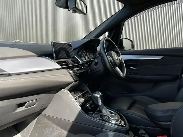 ＢＭＷ ２２５ＸＥ アイパフォーマンス アクティブツアラー Mスポーツ 長野県 2017(平29)年 5.3万km アルピンホワイトⅢ パーキングサポートＰＫＧ/コンフォートＰＫＧ/プラスＰＫＧ/黒革シート/パワーシート/シートヒーター/純正ナビ/バックカメラ/リアＰＤＣ/パワーバックドア/ミラーＥＴＣ/コンフォートアクセス/LEDヘッドライト/フロントドライブレコーダー/充電ケーブル付属/保証書・取説・スペアキー
