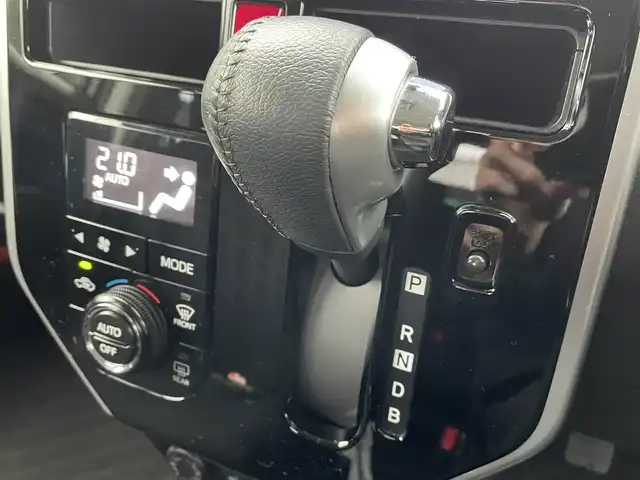 トヨタ ルーミー カスタムG－T 千葉県 2019(令1)年 7.3万km ブラックマイカメタリック スマートアシストIII/・プリクラッシュセーフティー/・車線逸脱警報/・先行車発進お知らせ機能/・オートマチックハイビーム/純正9インチSDナビ【NSZT-Y68T】/・CD/DVD/MSV/Bluetooth/フルセグTV/純正12.1インチフリップダウンモニター【V12T-R68C】/両後パワースライドドア/クルーズコントロール/コーナーセンサー/スマートキー/前席シートヒーター/純正15インチアルミホイール/純正LEDヘッドライト/フォグランプ/本革巻きステアリング/ドアバイザー/ETC
