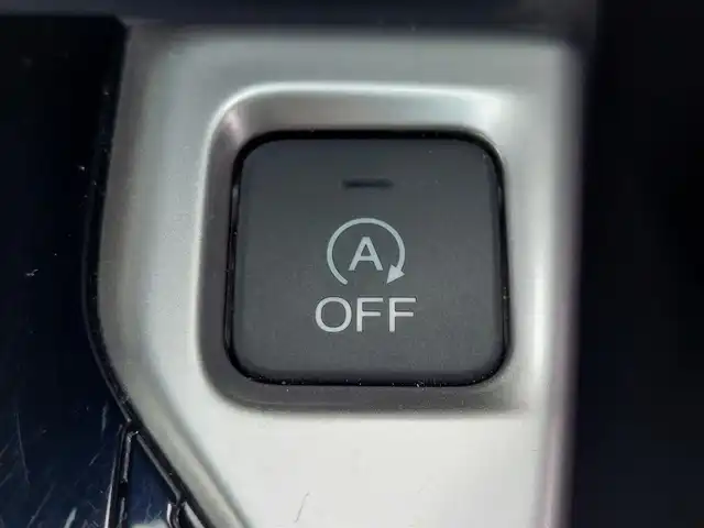 ホンダ フィット 13G Fパッケージ 東京都 2015(平27)年 6.4万km プレミアムホワイトパール 純正ナビ/（ワンセグTV/FM/AM/Bluetooth/CD/DVD/SD）/ETC/純正フロアマット/横滑り防止装置/ステアリングスイッチ/電動格納ウインカーミラー/リアプライバシーガラス/オートライト/ライトレべライザー/ドアバイザ―/スマートキー/プッシュスタート