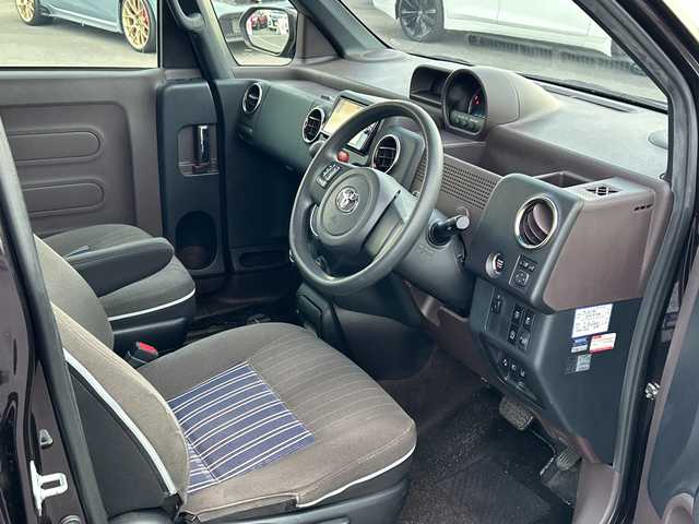 トヨタ スペイド F クイーンⅡ 鹿児島県 2016(平28)年 6.2万km ボルドーマイカメタリック ナビレディパッケージ/純正ナビ/フルセグTV/片側パワースライドドア/バックカメラ/ビルトインETC/セーフティセンスC/・衝突被害軽減ブレーキ/・車線逸脱警報/・オートマチックハイビーム/ステアリングスイッチ/撥水タイプシート/純正ウォッシャブルシートカバー付/チップアップシート/スマートキー/プッシュエンジンスタート/イモビライザー/禁煙車