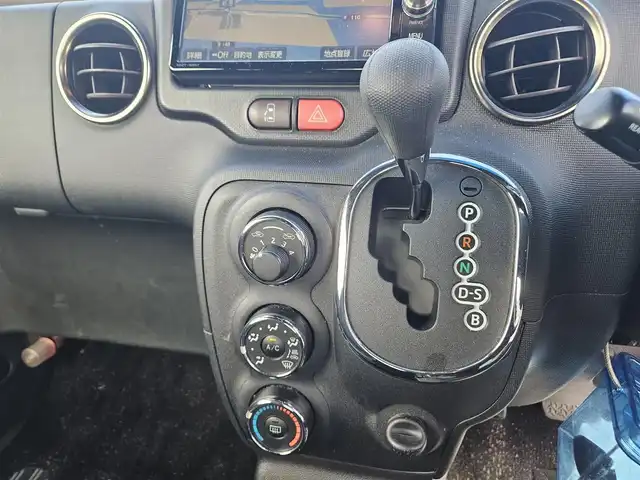 トヨタ スペイド F クイーンⅡ 鹿児島県 2016(平28)年 6.2万km ボルドーマイカメタリック ナビレディパッケージ/純正ナビ/フルセグTV/片側パワースライドドア/バックカメラ/ビルトインETC/セーフティセンスC/・衝突被害軽減ブレーキ/・車線逸脱警報/・オートマチックハイビーム/ステアリングスイッチ/撥水タイプシート/純正ウォッシャブルシートカバー付/チップアップシート/スマートキー/プッシュエンジンスタート/イモビライザー/禁煙車