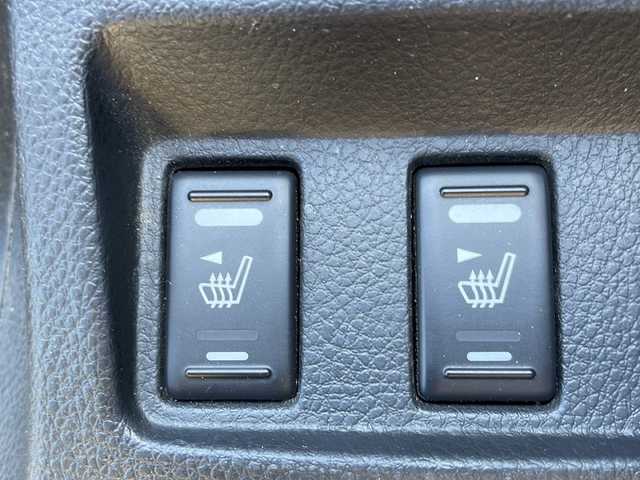 日産 フェアレディ Ｚ バージョンT 山形県 2005(平17)年 7.5万km スパークリングシルバー 禁煙車/純正ナビ/ETC/シートヒーター/キーレス/LEDライト