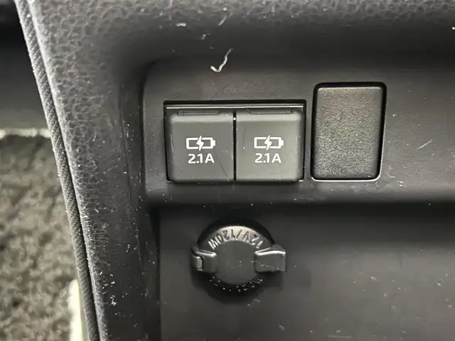 トヨタ ヴォクシー ハイブリッド ZS 煌Ⅲ 佐賀県 2021(令3)年 5.2万km イナズマスパーキングブラックガラスフレーク 純正9型ナビ/AM/FM/Bluetooth/SD/CD/DVD/フルセグTV/クルーズコントロール/バックカメラ/ETC/前後ドライブレコーダー/ウォークスルー/純正フロアマット/ハーフレザーシート/シートヒーター/両側パワースライドドア/純正16インチAW/横滑り防止装置/コーナーセンサー/レーンアシスト/プリクラッシュセーフティ/先行車発進告知機能/オートライト/オートマチックハイビーム/ステアリングリモコン/バイザー/電動格納ミラー