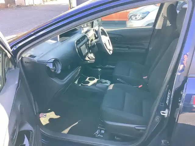 トヨタ アクア S スタイルブラック 神奈川県 2018(平30)年 2.4万km ダークブルーマイカ ワンオーナー/純正ナビ、TV/バックモニタ/ETC/セーフティーセンスC/スマートキー