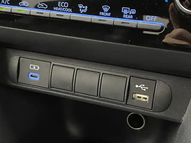 トヨタ ヤリスクロス ハイブリッド GRスポーツ 滋賀県 2023(令5)年 2.7万km ブラックマイカ 純正8インチナビ/バックカメラ/ETC2.0/前後ドラレコ/ブラインドスポットモニター/トヨタセーフティセンス/・プリクラッシュセーフティ/・レーントレーシングアシスト/・レーダークルーズコントロール/・オートマチックハイビーム/・ロードサインアシスト/LEDヘッドライト/クリアランスソナー/GRハーフレザーシート/GR革巻ステアリング/GRブレーキキャリパー/アルミペダル