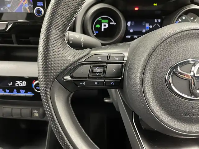 トヨタ ヤリスクロス ハイブリッド GRスポーツ 滋賀県 2023(令5)年 2.7万km ブラックマイカ 純正8インチナビ/バックカメラ/ETC2.0/前後ドラレコ/ブラインドスポットモニター/トヨタセーフティセンス/・プリクラッシュセーフティ/・レーントレーシングアシスト/・レーダークルーズコントロール/・オートマチックハイビーム/・ロードサインアシスト/LEDヘッドライト/クリアランスソナー/GRハーフレザーシート/GR革巻ステアリング/GRブレーキキャリパー/アルミペダル