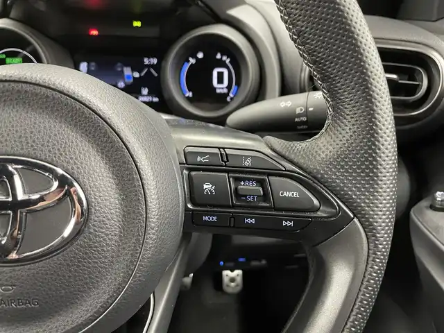 トヨタ ヤリスクロス ハイブリッド GRスポーツ 滋賀県 2023(令5)年 2.7万km ブラックマイカ 純正8インチナビ/バックカメラ/ETC2.0/前後ドラレコ/ブラインドスポットモニター/トヨタセーフティセンス/・プリクラッシュセーフティ/・レーントレーシングアシスト/・レーダークルーズコントロール/・オートマチックハイビーム/・ロードサインアシスト/LEDヘッドライト/クリアランスソナー/GRハーフレザーシート/GR革巻ステアリング/GRブレーキキャリパー/アルミペダル