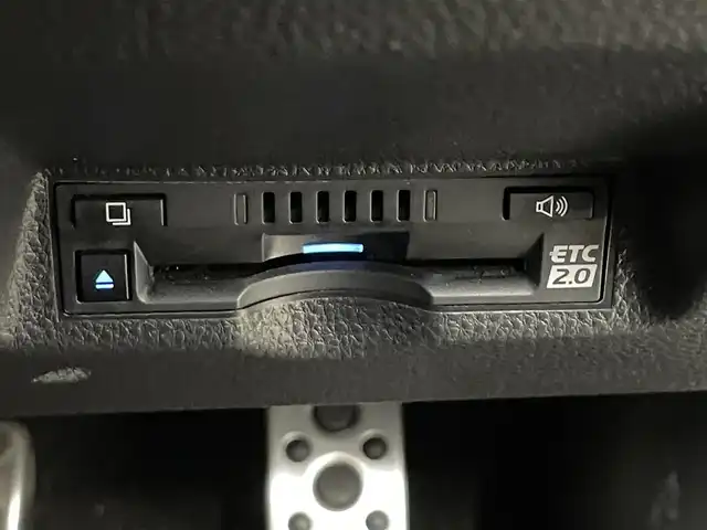 トヨタ ヤリスクロス ハイブリッド GRスポーツ 滋賀県 2023(令5)年 2.7万km ブラックマイカ 純正8インチナビ/バックカメラ/ETC2.0/前後ドラレコ/ブラインドスポットモニター/トヨタセーフティセンス/・プリクラッシュセーフティ/・レーントレーシングアシスト/・レーダークルーズコントロール/・オートマチックハイビーム/・ロードサインアシスト/LEDヘッドライト/クリアランスソナー/GRハーフレザーシート/GR革巻ステアリング/GRブレーキキャリパー/アルミペダル