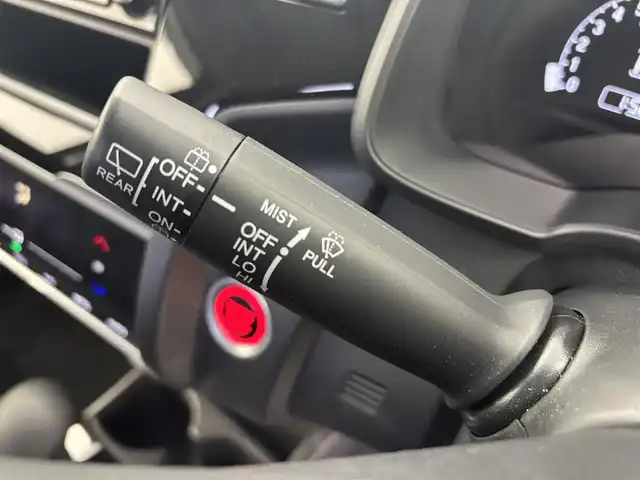 ホンダ フィット 13G F 富山県 2017(平29)年 1.1万km ルナシルバーM １オーナー/純正オーディオ（CD）/ホンダセンシング/ACC/CMBS（衝突軽減ブレーキ）/レーンキープアシストシステム/先行車発進お知らせ/スマートキー/プッシュスタート/横滑防止装置/純正マット・社外バイザー/保証書、取説/スペアキー