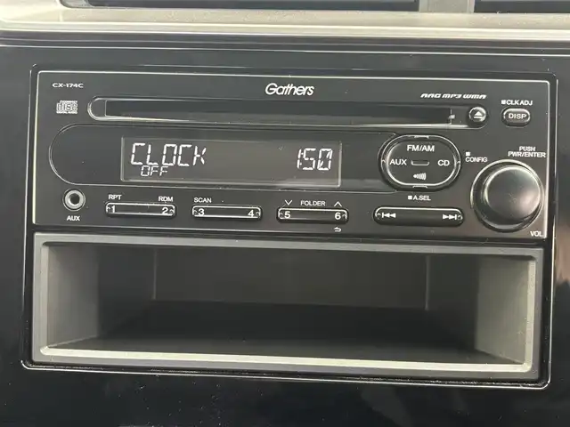 ホンダ フィット 13G F 富山県 2017(平29)年 1.1万km ルナシルバーM １オーナー/純正オーディオ（CD）/ホンダセンシング/ACC/CMBS（衝突軽減ブレーキ）/レーンキープアシストシステム/先行車発進お知らせ/スマートキー/プッシュスタート/横滑防止装置/純正マット・社外バイザー/保証書、取説/スペアキー