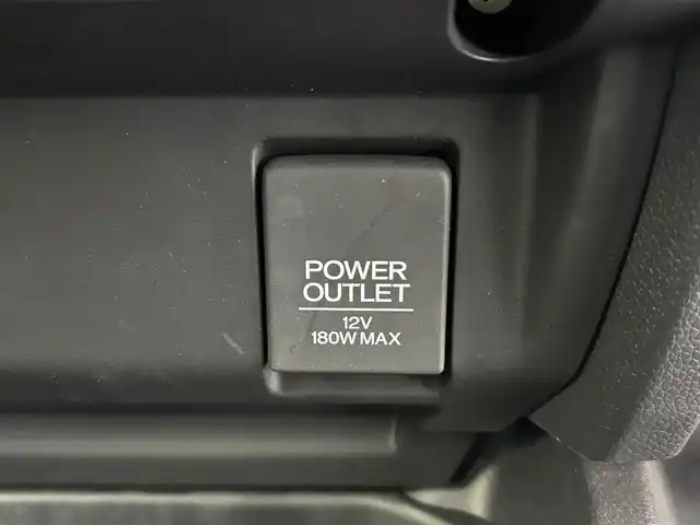 ホンダ フィット 13G F 富山県 2017(平29)年 1.1万km ルナシルバーM １オーナー/純正オーディオ（CD）/ホンダセンシング/ACC/CMBS（衝突軽減ブレーキ）/レーンキープアシストシステム/先行車発進お知らせ/スマートキー/プッシュスタート/横滑防止装置/純正マット・社外バイザー/保証書、取説/スペアキー