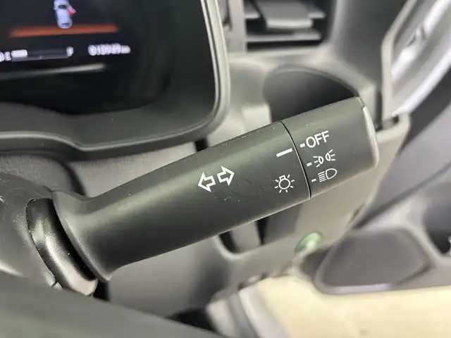 ホンダ フィット 13G F 富山県 2017(平29)年 1.1万km ルナシルバーM １オーナー/純正オーディオ（CD）/ホンダセンシング/ACC/CMBS（衝突軽減ブレーキ）/レーンキープアシストシステム/先行車発進お知らせ/スマートキー/プッシュスタート/横滑防止装置/純正マット・社外バイザー/保証書、取説/スペアキー