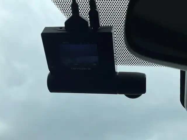 トヨタ ヤリスクロス ハイブリッド Z 滋賀県 2021(令3)年 3.3万km ホワイトパールクリスタルシャイン 純正8インチナビ/【Bluetooth/USB/Miracast】/バックカメラ/ETC/前後ドラレコ/ブラインドスポットモニター/セーフティセンス/・プリクラッシュセーフティ/・レーントレーシングアシスト/・レーダークルーズコントロール/・オートマチックハイビーム/・ロードサインアシスト/クリアランスソナー/シートヒーター/パワーシート/ハーフレザーシート/LEDヘッドライト