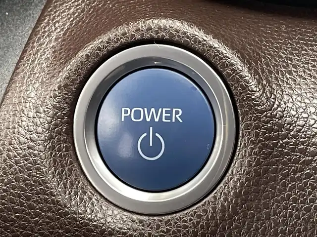 トヨタ ヤリスクロス ハイブリッド Z 滋賀県 2021(令3)年 3.3万km ホワイトパールクリスタルシャイン 純正8インチナビ/【Bluetooth/USB/Miracast】/バックカメラ/ETC/前後ドラレコ/ブラインドスポットモニター/セーフティセンス/・プリクラッシュセーフティ/・レーントレーシングアシスト/・レーダークルーズコントロール/・オートマチックハイビーム/・ロードサインアシスト/クリアランスソナー/シートヒーター/パワーシート/ハーフレザーシート/LEDヘッドライト