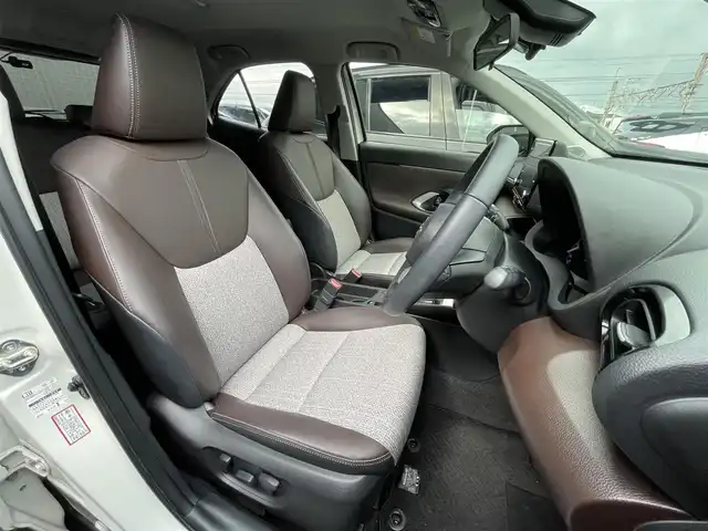 トヨタ ヤリスクロス ハイブリッド Z 滋賀県 2021(令3)年 3.3万km ホワイトパールクリスタルシャイン 純正8インチナビ/【Bluetooth/USB/Miracast】/バックカメラ/ETC/前後ドラレコ/ブラインドスポットモニター/セーフティセンス/・プリクラッシュセーフティ/・レーントレーシングアシスト/・レーダークルーズコントロール/・オートマチックハイビーム/・ロードサインアシスト/クリアランスソナー/シートヒーター/パワーシート/ハーフレザーシート/LEDヘッドライト