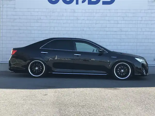 トヨタ カムリ ハイブリット Gパッケージ 栃木県 2011(平23)年 8.4万km アティチュードブラックマイカ (株)IDOMが運営する【じしゃロン小山店】の自社ローン対象車両になります。こちらは現金ご利用時の価格です。/自社ローンご希望の方は別途その旨お申付け下さい。//純正ワンセグナビ/（CD/AM/FMラジオ）/スマートキー/プッシュスタート/バックカメラ/ＥＴＣ/パワーシート/車高調/ステアリングリモコン/電動格納ドアミラー/パワーウインドウ/オートライト/防眩ミラー