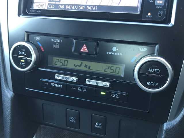 トヨタ カムリ ハイブリット Gパッケージ 千葉県 2011(平23)年 8.4万km アティチュードブラックマイカ (株)IDOMが運営する【じしゃロン柏店】の自社ローン対象車両になります。こちらは現金ご利用時の価格です。/自社ローンご希望の方は別途その旨お申付け下さい。//純正ワンセグナビ/（CD/AM/FMラジオ）/スマートキー/プッシュスタート/バックカメラ/ＥＴＣ/パワーシート/車高調/ステアリングリモコン/電動格納ドアミラー/パワーウインドウ/オートライト/防眩ミラー