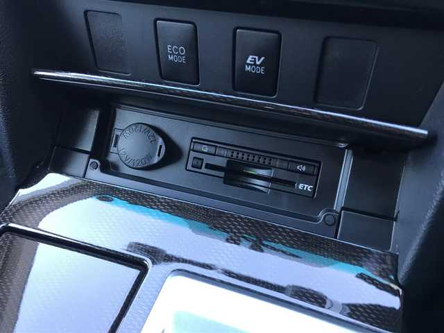 トヨタ カムリ ハイブリット Gパッケージ 千葉県 2011(平23)年 8.4万km アティチュードブラックマイカ (株)IDOMが運営する【じしゃロン柏店】の自社ローン対象車両になります。こちらは現金ご利用時の価格です。/自社ローンご希望の方は別途その旨お申付け下さい。//純正ワンセグナビ/（CD/AM/FMラジオ）/スマートキー/プッシュスタート/バックカメラ/ＥＴＣ/パワーシート/車高調/ステアリングリモコン/電動格納ドアミラー/パワーウインドウ/オートライト/防眩ミラー