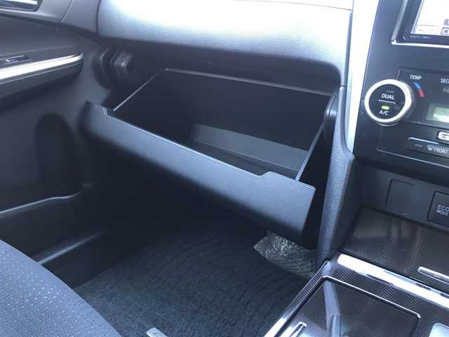 トヨタ カムリ ハイブリット Gパッケージ 千葉県 2011(平23)年 8.4万km アティチュードブラックマイカ (株)IDOMが運営する【じしゃロン柏店】の自社ローン対象車両になります。こちらは現金ご利用時の価格です。/自社ローンご希望の方は別途その旨お申付け下さい。//純正ワンセグナビ/（CD/AM/FMラジオ）/スマートキー/プッシュスタート/バックカメラ/ＥＴＣ/パワーシート/車高調/ステアリングリモコン/電動格納ドアミラー/パワーウインドウ/オートライト/防眩ミラー