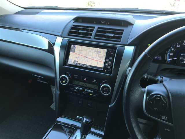 トヨタ カムリ ハイブリット Gパッケージ 千葉県 2011(平23)年 8.4万km アティチュードブラックマイカ (株)IDOMが運営する【じしゃロン柏店】の自社ローン対象車両になります。こちらは現金ご利用時の価格です。/自社ローンご希望の方は別途その旨お申付け下さい。//純正ワンセグナビ/（CD/AM/FMラジオ）/スマートキー/プッシュスタート/バックカメラ/ＥＴＣ/パワーシート/車高調/ステアリングリモコン/電動格納ドアミラー/パワーウインドウ/オートライト/防眩ミラー