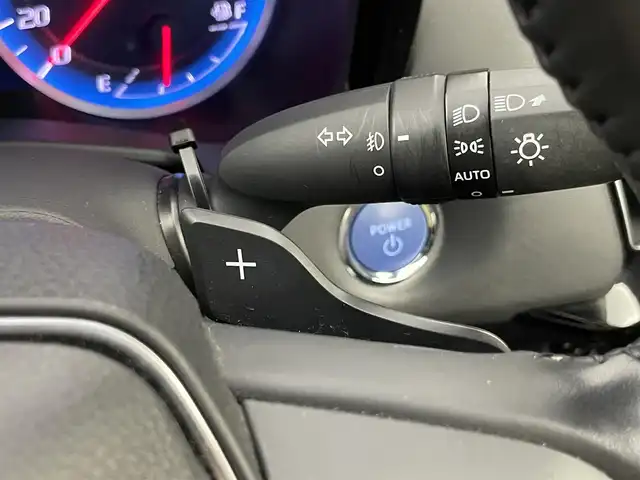 トヨタ クラウン ハイブリッド RS アドバンス 埼玉県 2019(令1)年 3.6万km ホワイトパールクリスタルシャイン サンルーフ　純正ナビ　デジタルインナーミラー　BSM　セーフティセンス　レーダークルーズコントロール　パワーシート　LEDヘッドライト　ETC　バックカメラ　ドライブレコーダー　レザーシート　地デジ