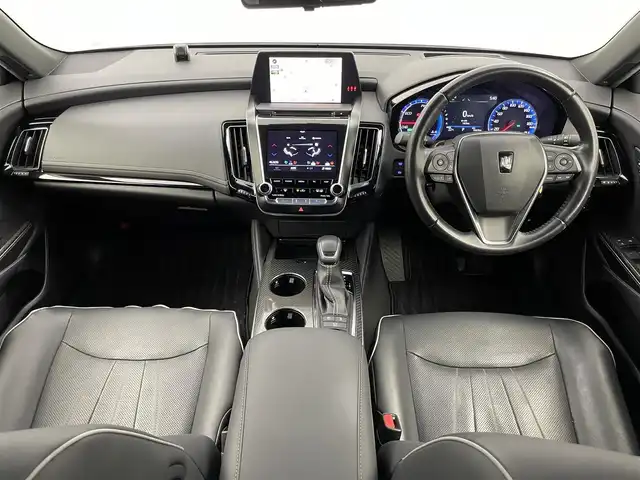 トヨタ クラウン ハイブリッド RS アドバンス 埼玉県 2019(令1)年 3.6万km ホワイトパールクリスタルシャイン サンルーフ　純正ナビ　デジタルインナーミラー　BSM　セーフティセンス　レーダークルーズコントロール　パワーシート　LEDヘッドライト　ETC　バックカメラ　ドライブレコーダー　レザーシート　地デジ