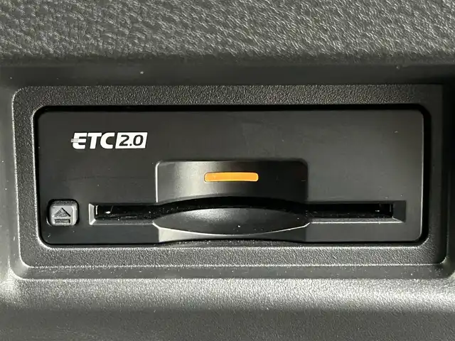 日産 セレナ e－パワー ハイウェイスター V 福岡県 2023(令5)年 0.7万km ダイヤモンドブラック 純正ＤＡナビ　/全方位カメラ　/ＥＴＣ２．０　/ワイヤレス充電　/デジタルルームミラー　/ＡＣＣ　/プロパイロット　/コーナーセンサー　/エマージェンシーブレーキ　/レーンキープ　/ＢＳＭ　/両側電動スライドドア　/ＬＥＤ