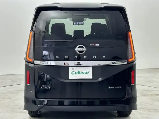 日産 セレナ e－パワー ハイウェイスター V 福岡県 2023(令5)年 0.7万km ダイヤモンドブラック 純正ＤＡナビ　/全方位カメラ　/ＥＴＣ２．０　/ワイヤレス充電　/デジタルルームミラー　/ＡＣＣ　/プロパイロット　/コーナーセンサー　/エマージェンシーブレーキ　/レーンキープ　/ＢＳＭ　/両側電動スライドドア　/ＬＥＤ