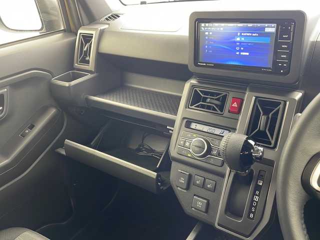 ダイハツ タフト G クロムベンチャー 沖縄県 2021(令3)年 1.2万km サンドベージュメタリック 社外ナビ(CN-HA01WD)/(フルセグＴＶ　ＤＶＤ再生　ＢＴ接続)/アラウンドビューモニター　/ドライブレコーダー　/コーナーセンサー　/ガラスルーフ　/ＬＥＤオートライト　/オートマチックハイビーム　/シートヒーター　/ＥＴＣ