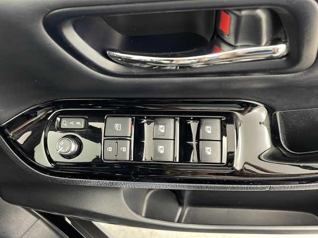 トヨタ ノア Si ダブルバイビー 鹿児島県 2018(平30)年 6.7万km ブラック 純正10インチナビ/(AM/FM/CD/DVD/Bluetooth/USB)/フリップダウンモニター/バックカメラ/ビルトインETC/両側パワースライドドア/前方ドライブレコーダー/ハーフレザーシート/TOYOTA Safety Sense/・クルーズコントロール/・プリクラッシュセーフティ/・レーンディパーチャーアラート/・先行車発進告知機能/横滑り防止機能/スマートキー/純正16インチアルミホイール/純正LEDヘッドライト/取扱説明書