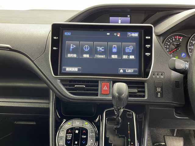 トヨタ ノア Si ダブルバイビー 鹿児島県 2018(平30)年 6.7万km ブラック 純正10インチナビ/(AM/FM/CD/DVD/Bluetooth/USB)/フリップダウンモニター/バックカメラ/ビルトインETC/両側パワースライドドア/前方ドライブレコーダー/ハーフレザーシート/TOYOTA Safety Sense/・クルーズコントロール/・プリクラッシュセーフティ/・レーンディパーチャーアラート/・先行車発進告知機能/横滑り防止機能/スマートキー/純正16インチアルミホイール/純正LEDヘッドライト/取扱説明書