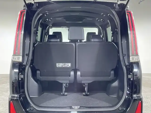 トヨタ ノア Si ダブルバイビー 神奈川県 2018(平30)年 6.7万km ブラック 純正10インチナビ/(AM/FM/CD/DVD/Bluetooth/USB)/フリップダウンモニター/バックカメラ/ビルトインETC/両側パワースライドドア/前方ドライブレコーダー/ハーフレザーシート/TOYOTA Safety Sense/・クルーズコントロール/・プリクラッシュセーフティ/・レーンディパーチャーアラート/・先行車発進告知機能/横滑り防止機能/スマートキー/純正16インチアルミホイール/純正LEDヘッドライト/取扱説明書