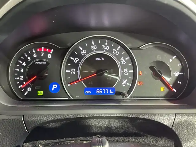 トヨタ ノア Si ダブルバイビー 神奈川県 2018(平30)年 6.7万km ブラック 純正10インチナビ/(AM/FM/CD/DVD/Bluetooth/USB)/フリップダウンモニター/バックカメラ/ビルトインETC/両側パワースライドドア/前方ドライブレコーダー/ハーフレザーシート/TOYOTA Safety Sense/・クルーズコントロール/・プリクラッシュセーフティ/・レーンディパーチャーアラート/・先行車発進告知機能/横滑り防止機能/スマートキー/純正16インチアルミホイール/純正LEDヘッドライト/取扱説明書